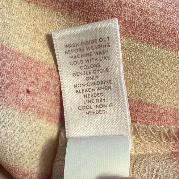 Lauren Conrad size M lightweight short sleeved women’s top, NWT - Picture 5 of 5